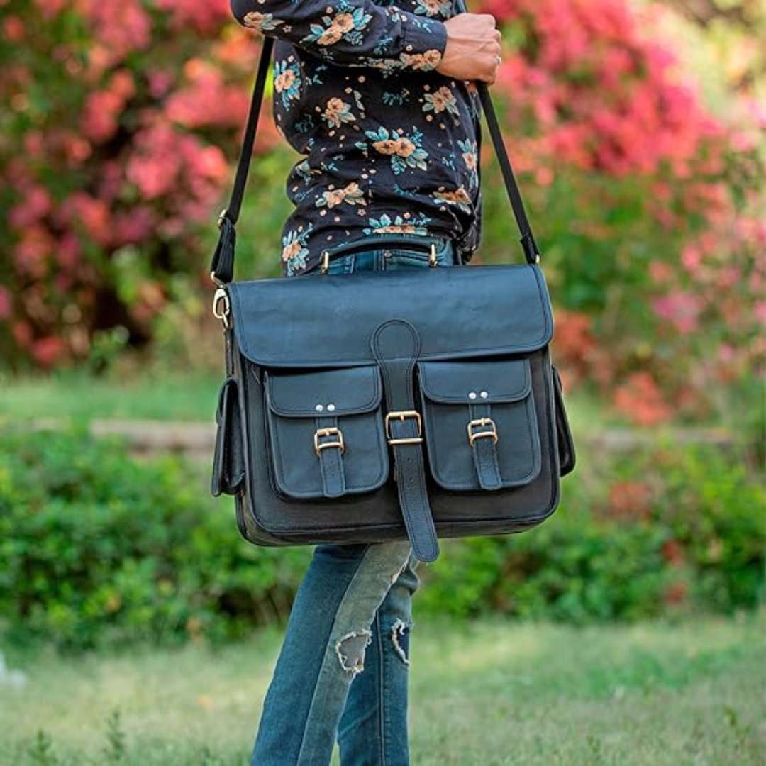 Full Grain Leather Messenger Bag — Black